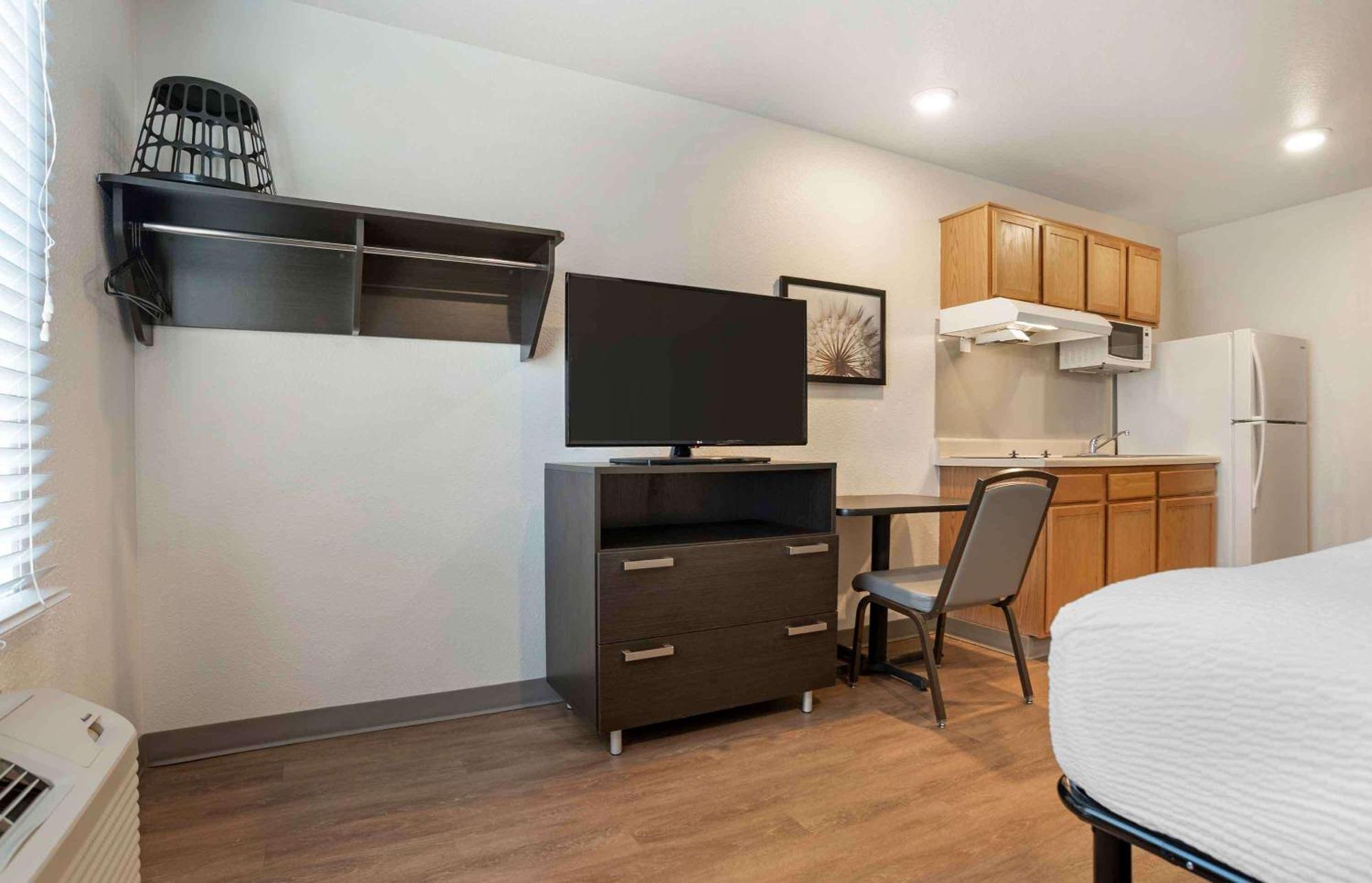Extended Stay America Select Suites - Panama City - Callaway Exterior photo